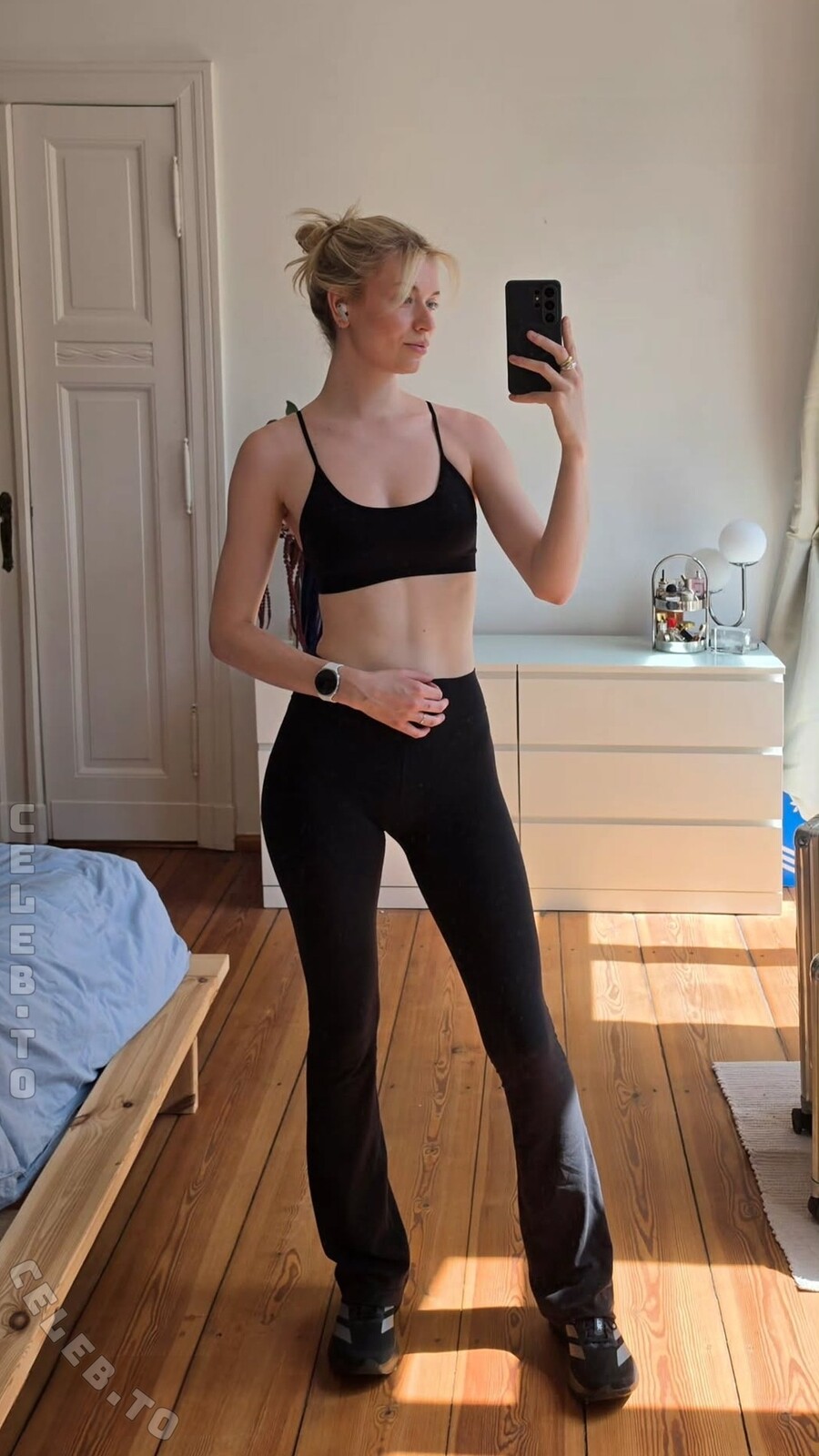 Merleperle nude photo 1
