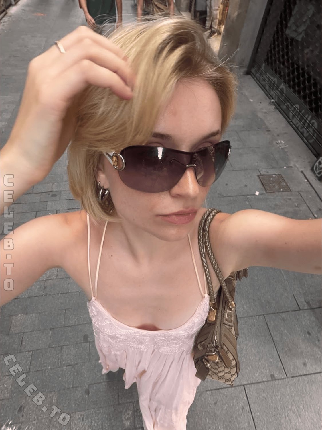Merleperle nude photo 1