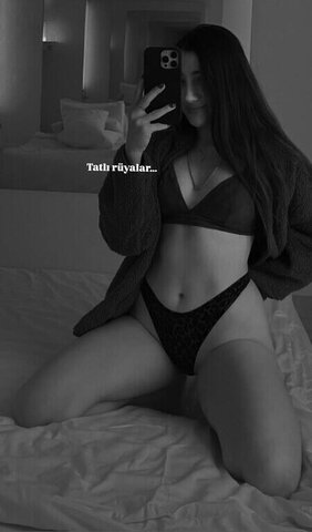 Merve Elmas nude photo 10