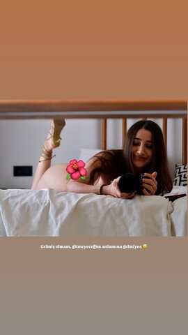 Merve Elmas Sexy (1 photo)