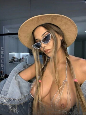 Merve Taskin nude photo 76