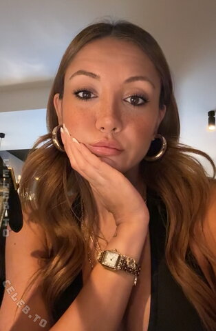 Merve Özkan nude photo 37