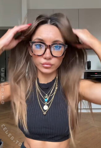Merve Özkan nude photo 87