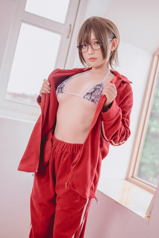 Messie Huang nude photo 3