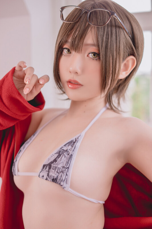 Messie Huang nude photo 9