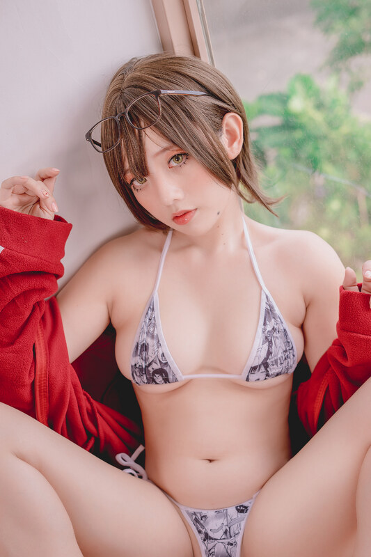 Messie Huang nude photo 14