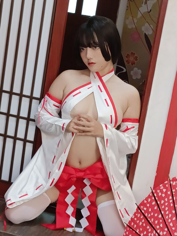 Messie Huang nude photo 46