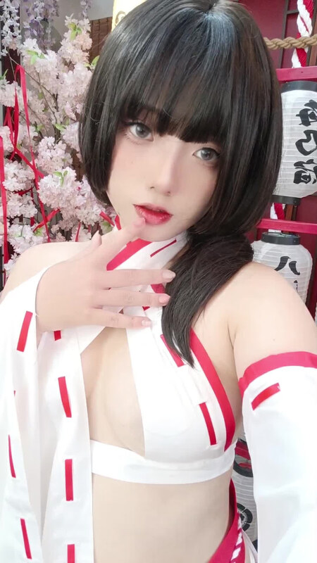 Messie Huang nude photo 49