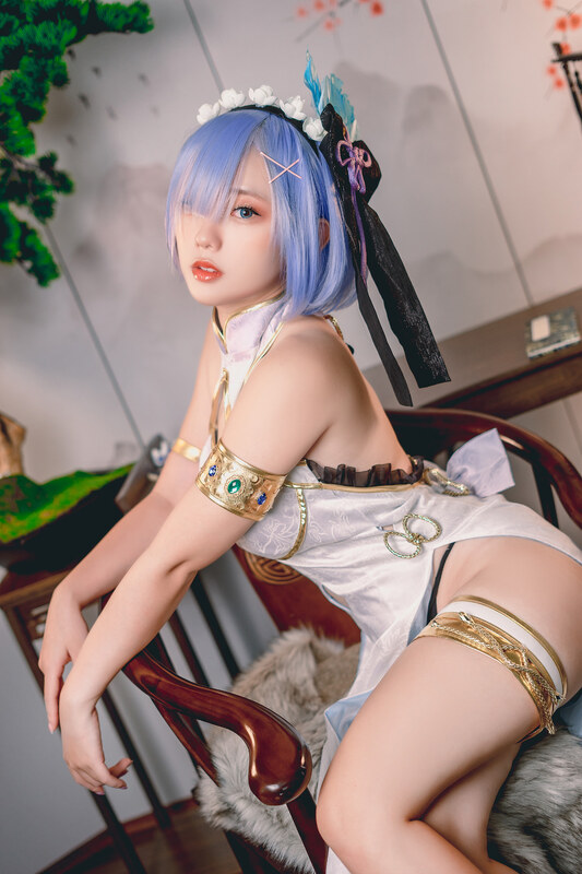 Messie Huang nude photo 6