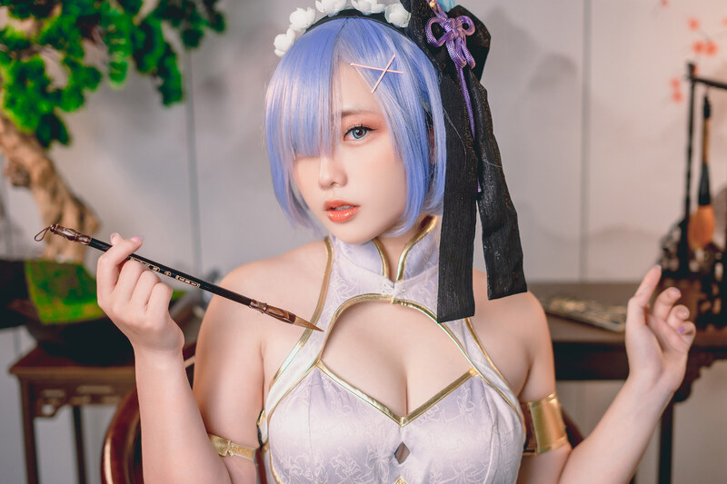 Messie Huang nude photo 9