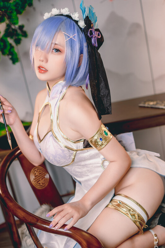 Messie Huang nude photo 11
