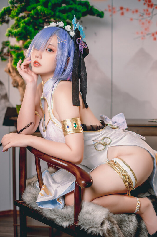 Messie Huang nude photo 13