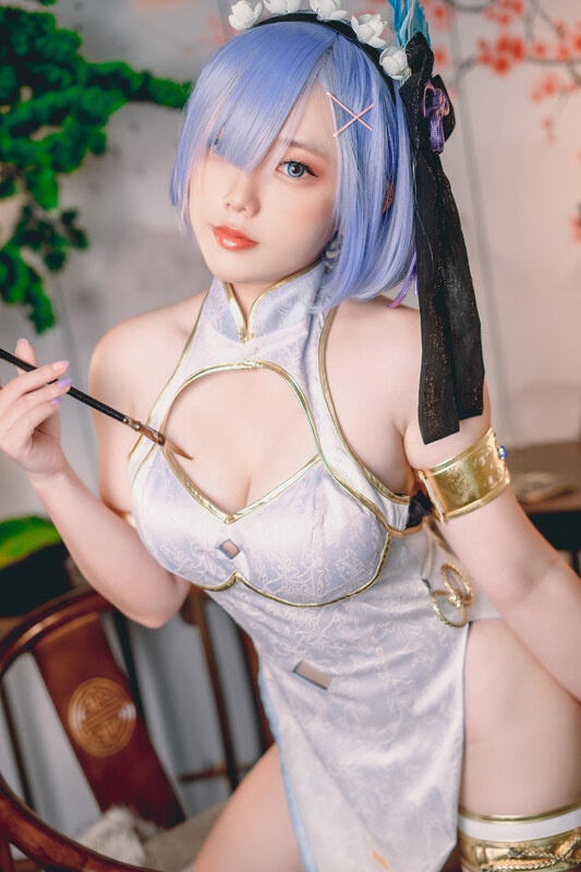 Messie Huang nude photo 17