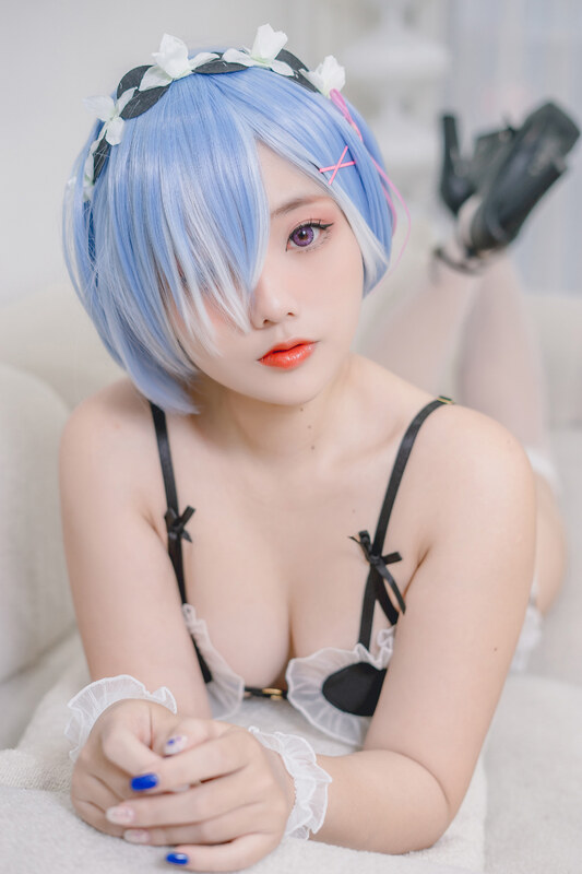 Messie Huang nude photo 34