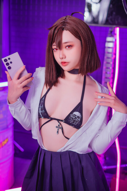 Messie Huang nude photo 15