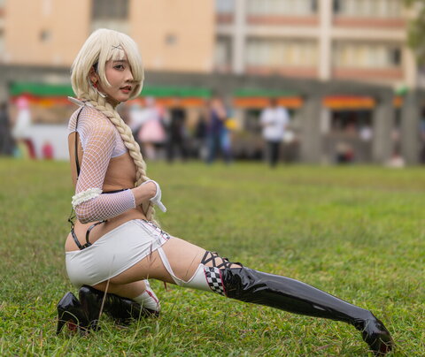mi_77_20 nude photo 2