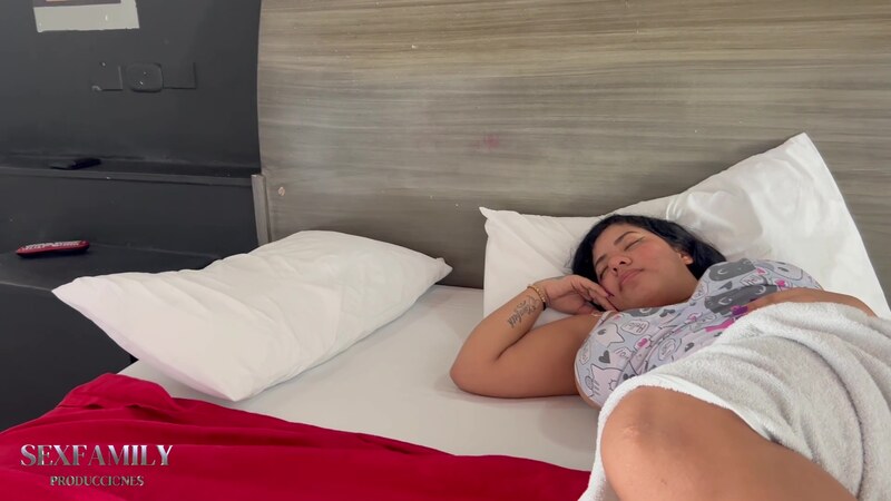 Mia And Cris Fuck nude photo 5
