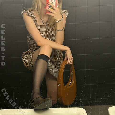 Mia Guethe nude photo 9