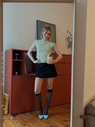 Mia Guethe Hot (1 photo)