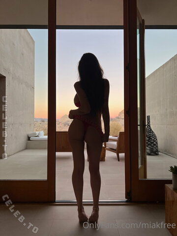 Mia Khalifa nude photo 35