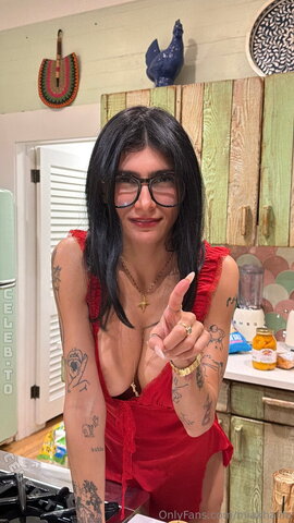Mia Khalifa nude photo 153