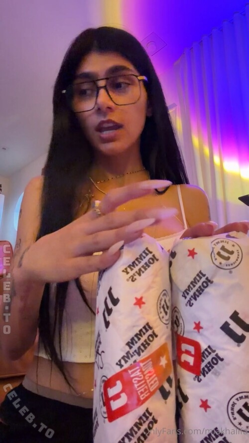 Mia Khalifa nude photo 3