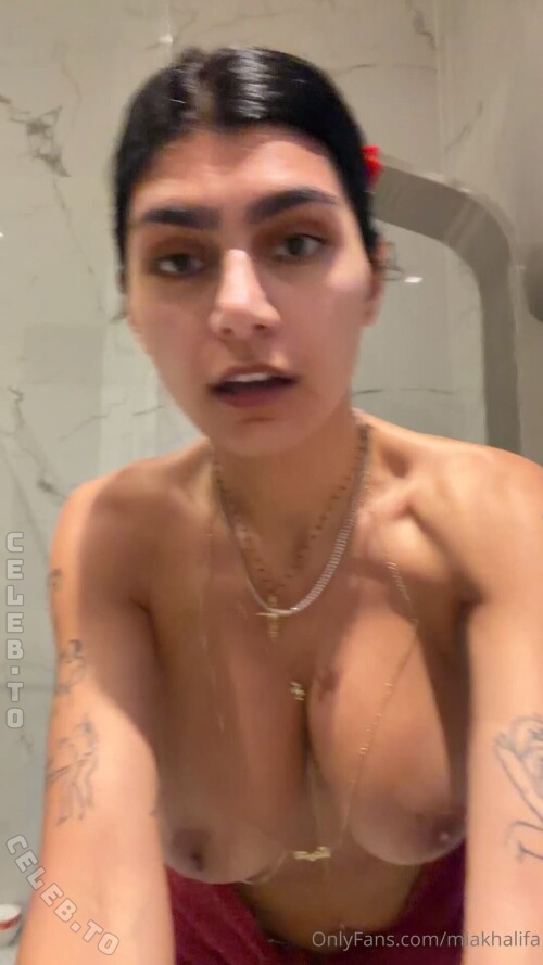 Mia Khalifa nude photo 10