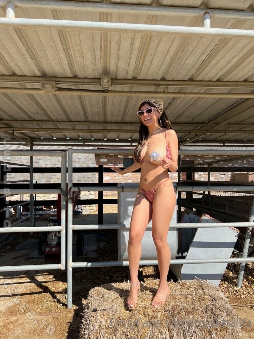 Mia Khalifa nude photo 10