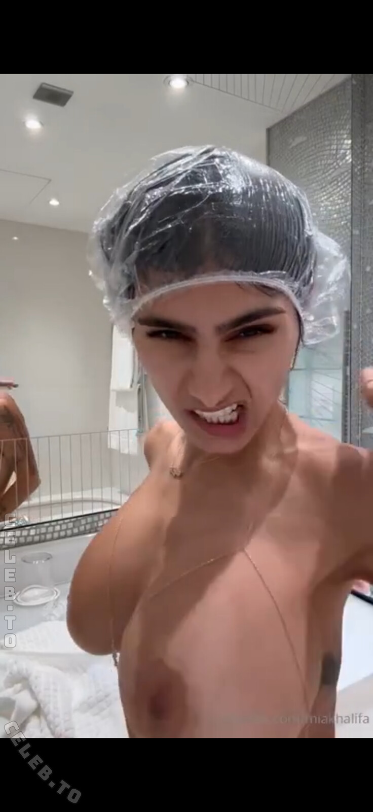 Mia Khalifa nude photo 3