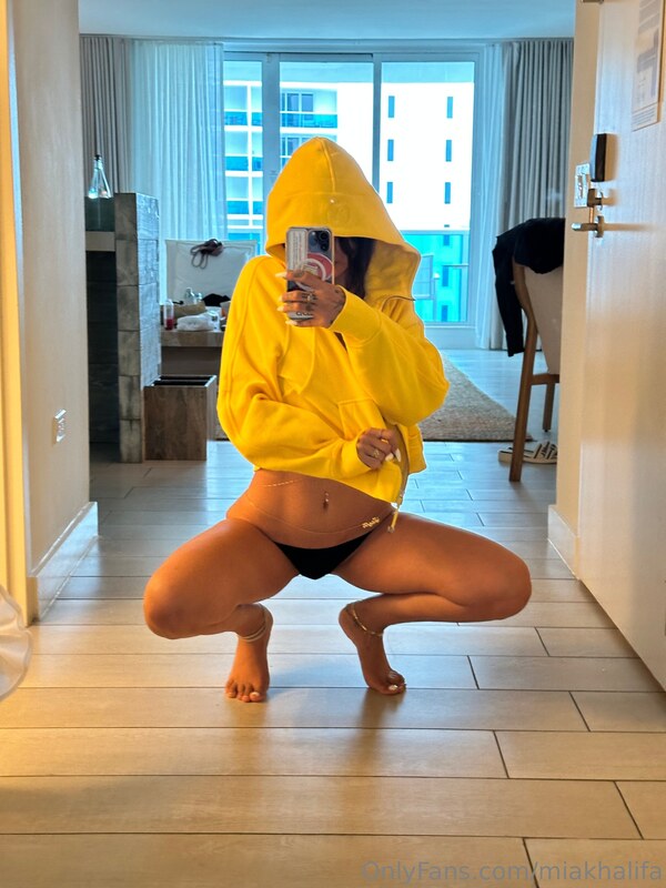 Mia Khalifa nude photo 2