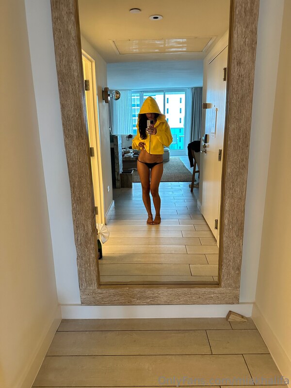 Mia Khalifa nude photo 14