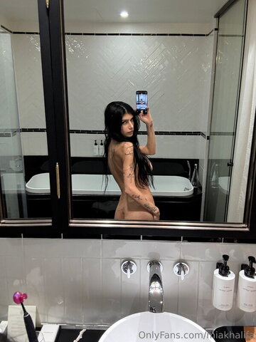 Mia Khalifa nude photo 58