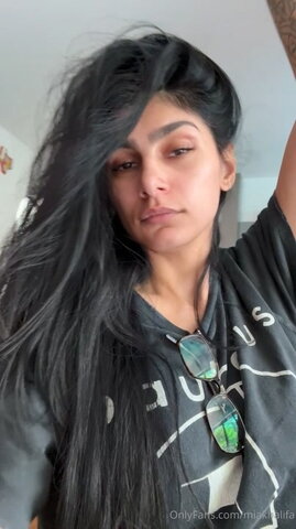 Mia Khalifa nude photo 24