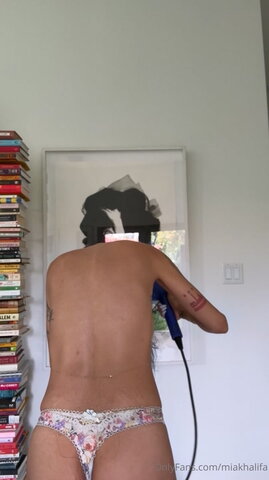 Mia Khalifa nude photo 7