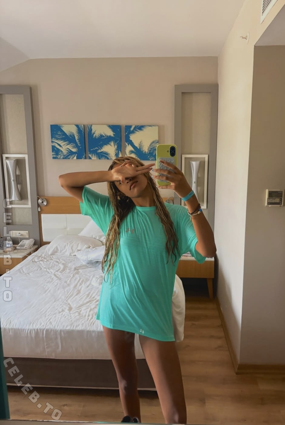 Mia Ludwig nude photo 1