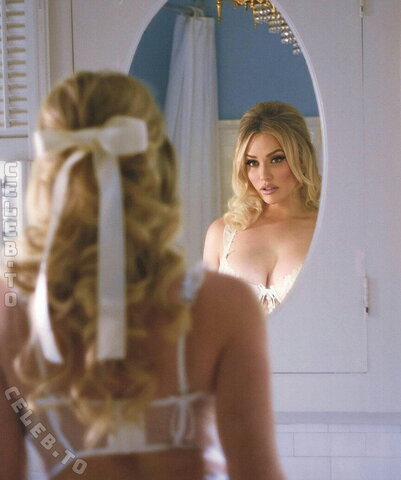 Mia Malkova nude photo 13