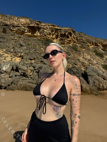 Mia Morgan nude photo 6