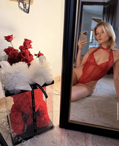 Mia-Nouvelle nude photo 17