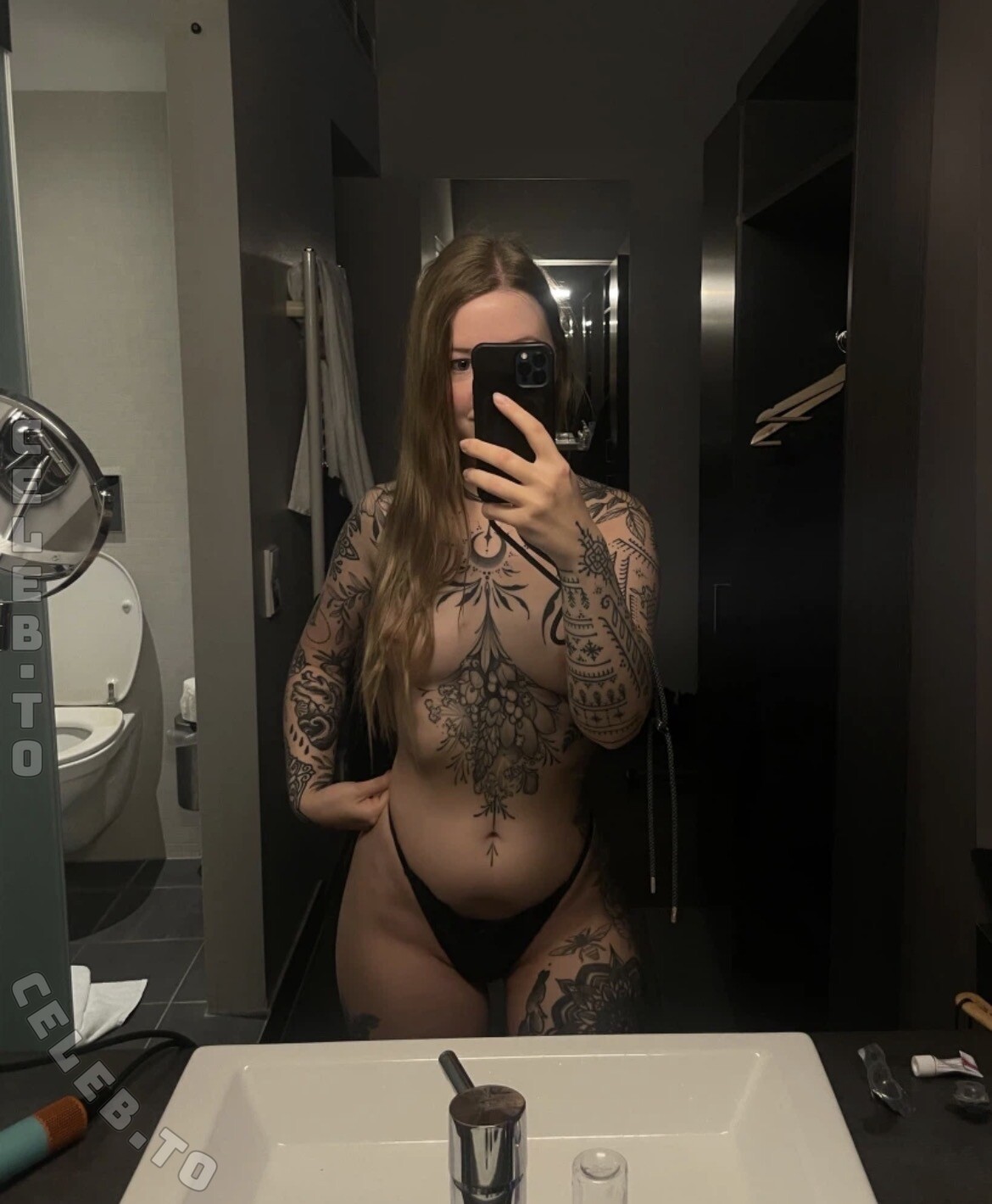 Mia Plaisir nude photo 3