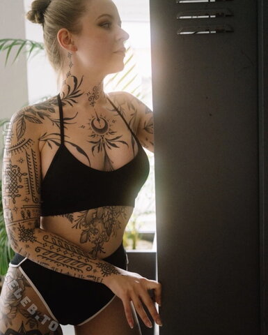 Mia Plaisir nude photo 2