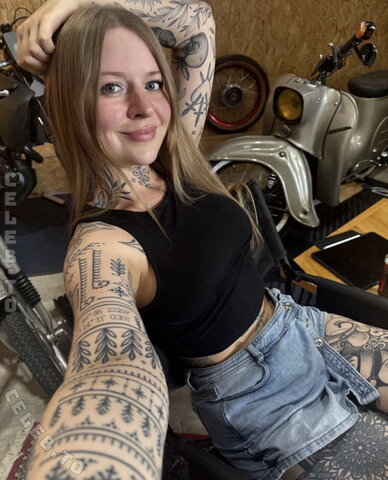 Mia Plaisir – Once again a few pictures from her Visit-x page.