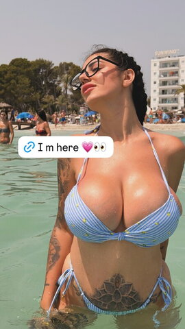 Mia Reinhard Sexy (3 photos)