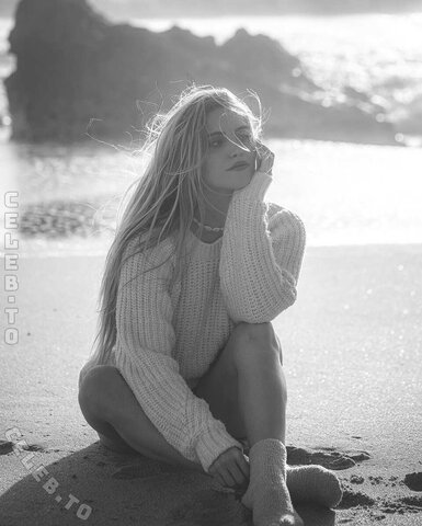 Mia-Sophie Neuland nude photo 1