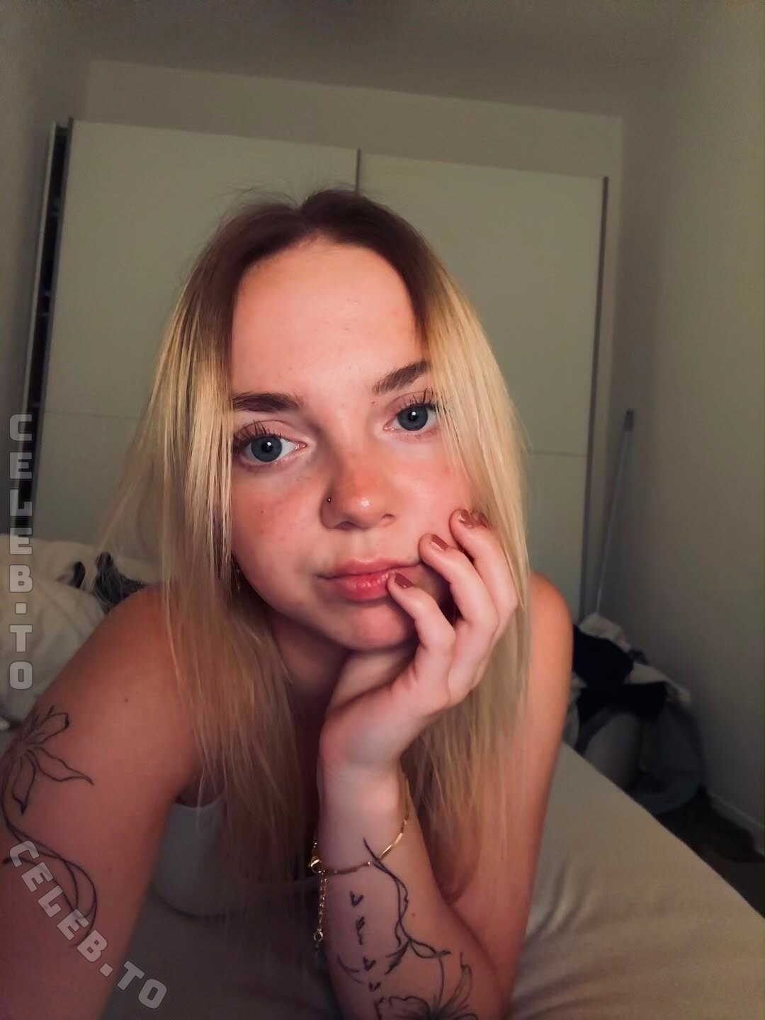 Miaa.rlt nude photo 1