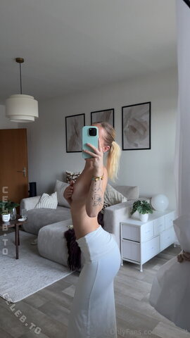 Miaa.rlt nude photo 34