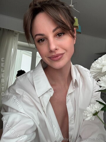 mia.belle nude photo 7