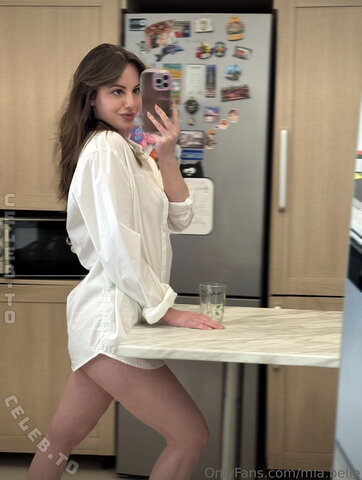 mia.belle – Who keeps me company in the kitchen?