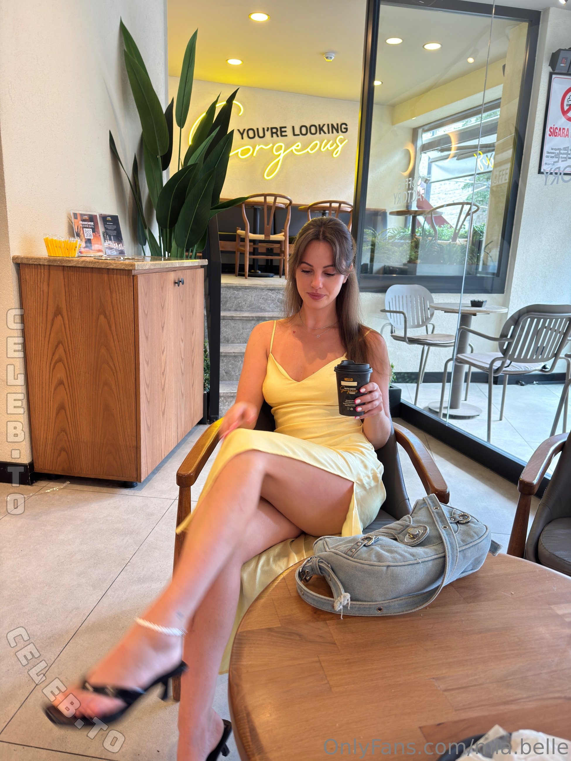 mia.belle nude photo 2
