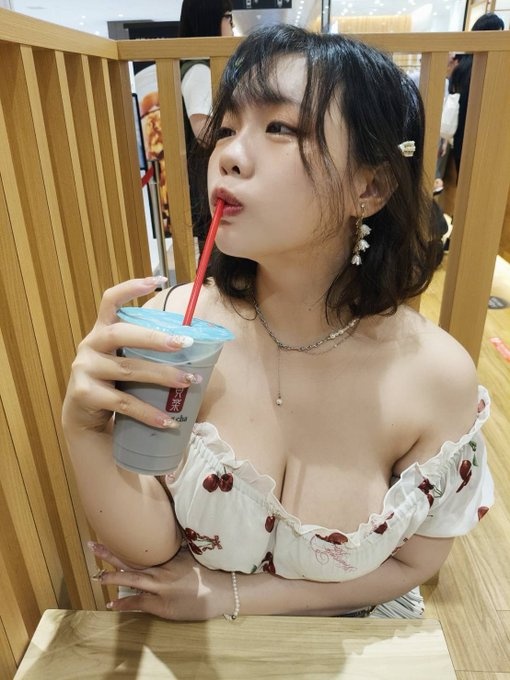 miachuchu nude photo 1