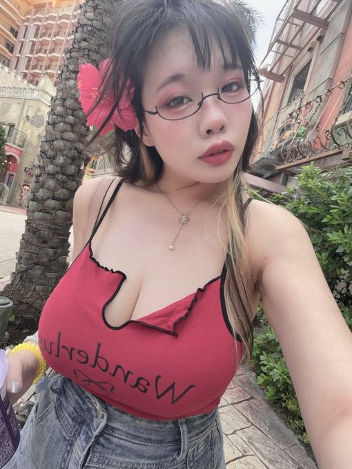 miachuchu nude photo 2